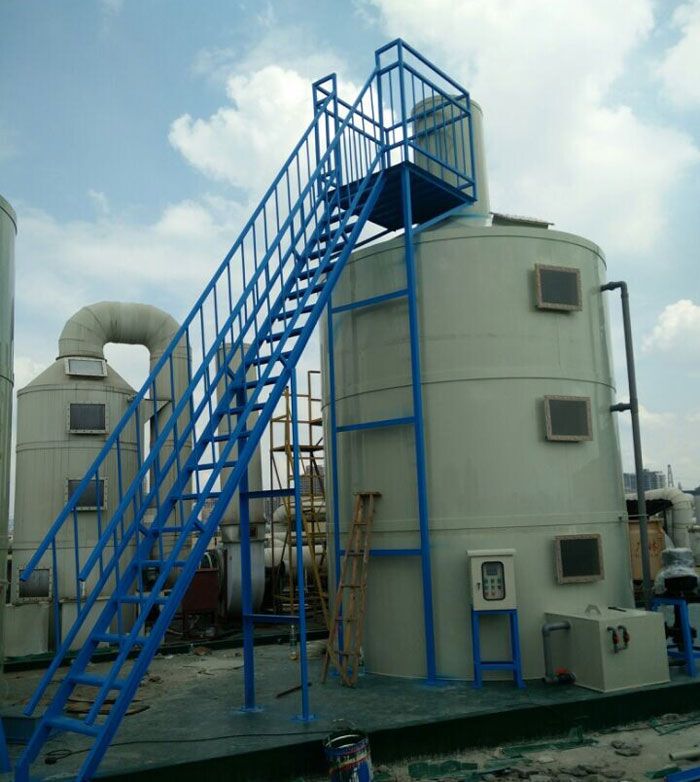 岳在厨房我解开衣服给我喝