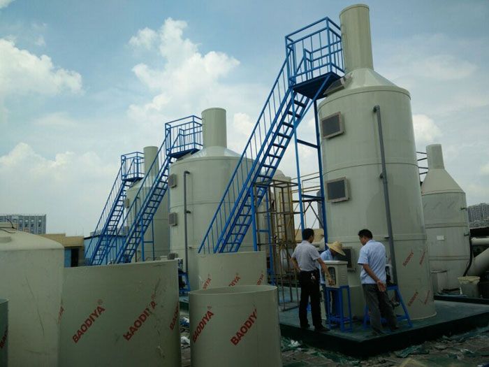 岳在厨房我解开衣服给我喝