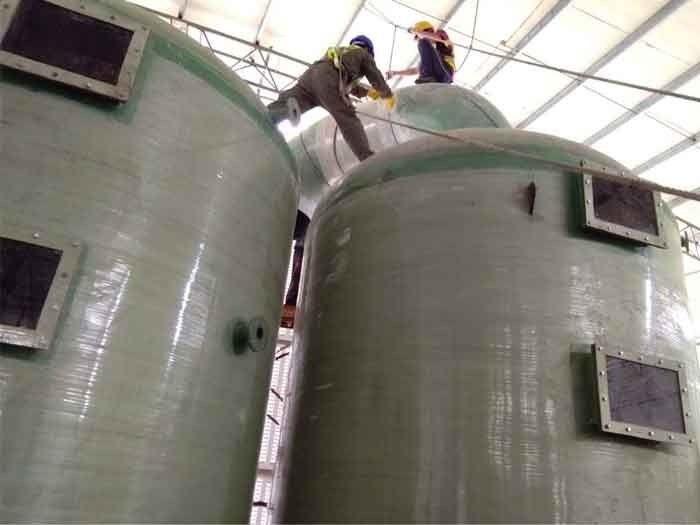 玻璃钢塔落座后的S弯对接