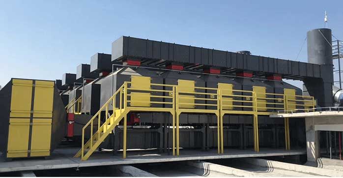 岳在厨房我解开衣服给我喝