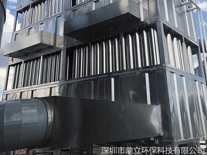 岳在厨房我解开衣服给我喝