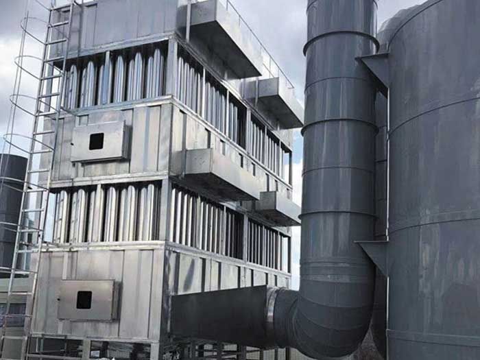 岳在厨房我解开衣服给我喝