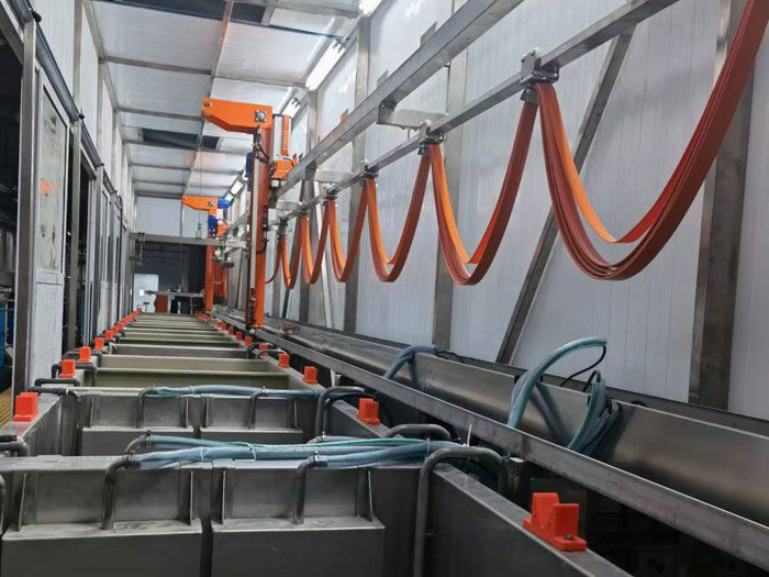 岳在厨房我解开衣服给我喝