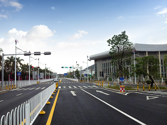 岳在厨房我解开衣服给我喝