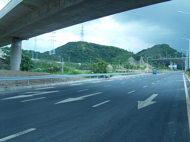 岳在厨房我解开衣服给我喝