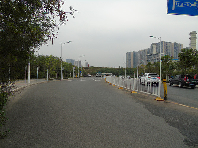 岳在厨房我解开衣服给我喝