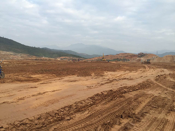 岳在厨房我解开衣服给我喝