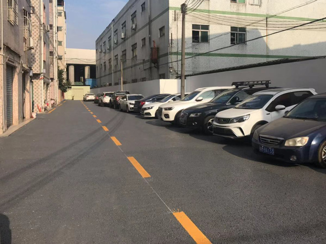 岳在厨房我解开衣服给我喝