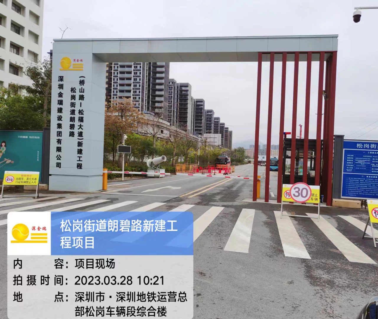 岳在厨房我解开衣服给我喝