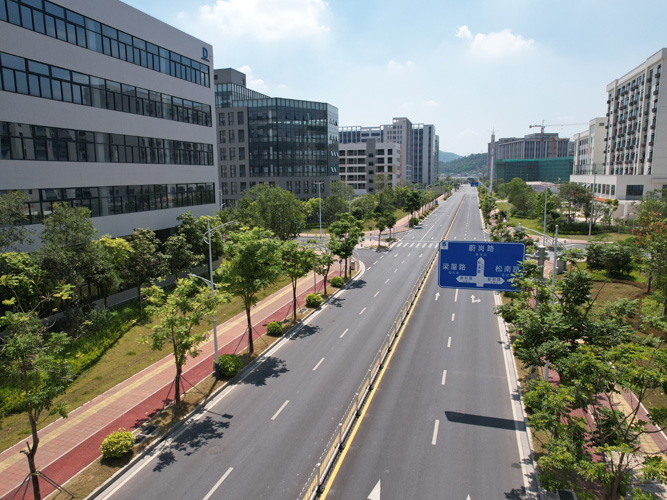 岳在厨房我解开衣服给我喝