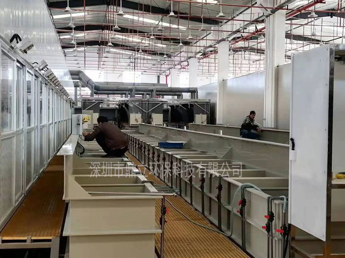 岳在厨房我解开衣服给我喝