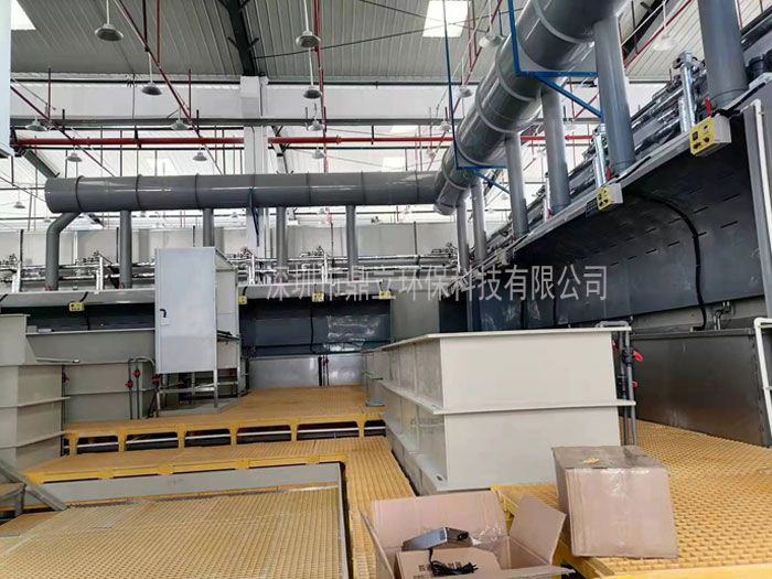 岳在厨房我解开衣服给我喝