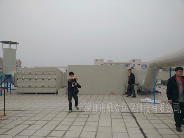 岳在厨房我解开衣服给我喝