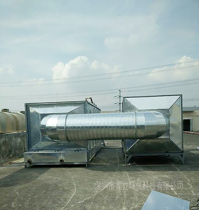 岳在厨房我解开衣服给我喝