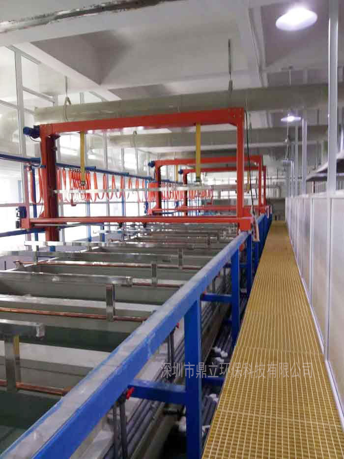 岳在厨房我解开衣服给我喝