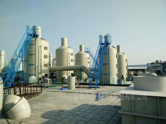 岳在厨房我解开衣服给我喝