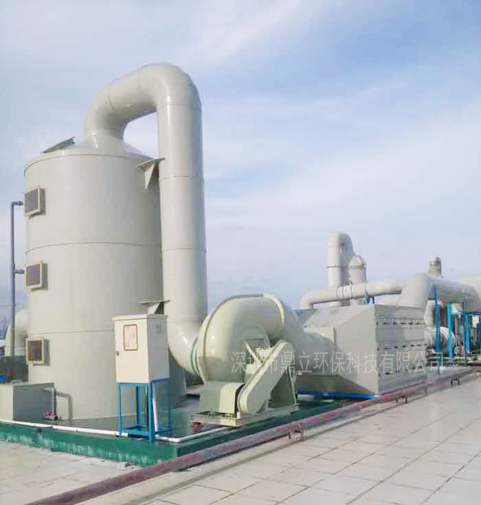 岳在厨房我解开衣服给我喝