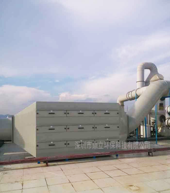 岳在厨房我解开衣服给我喝