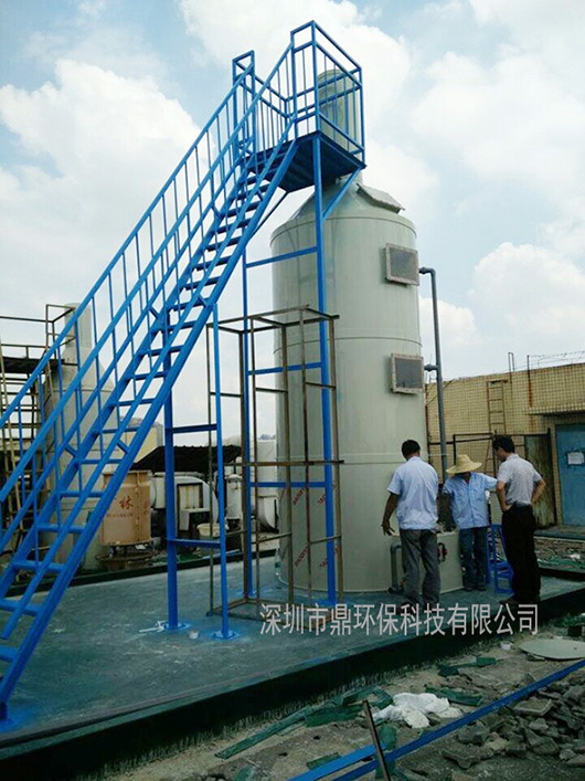 岳在厨房我解开衣服给我喝