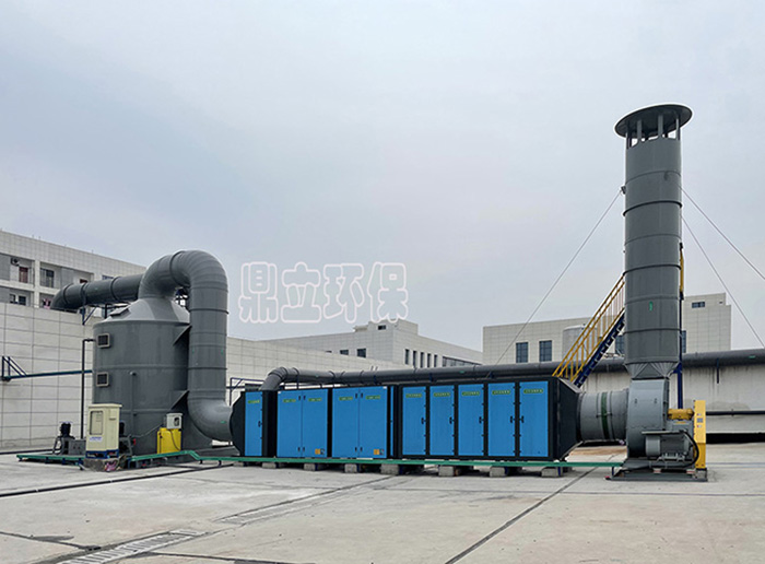 岳在厨房我解开衣服给我喝