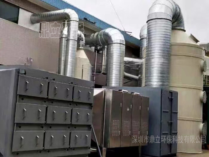 岳在厨房我解开衣服给我喝