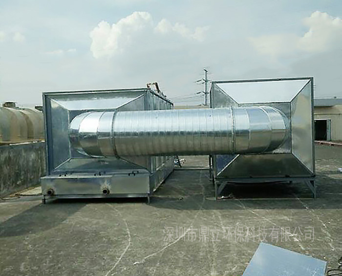 岳在厨房我解开衣服给我喝