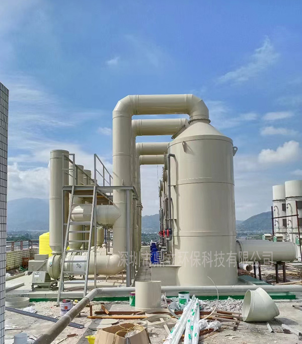 岳在厨房我解开衣服给我喝