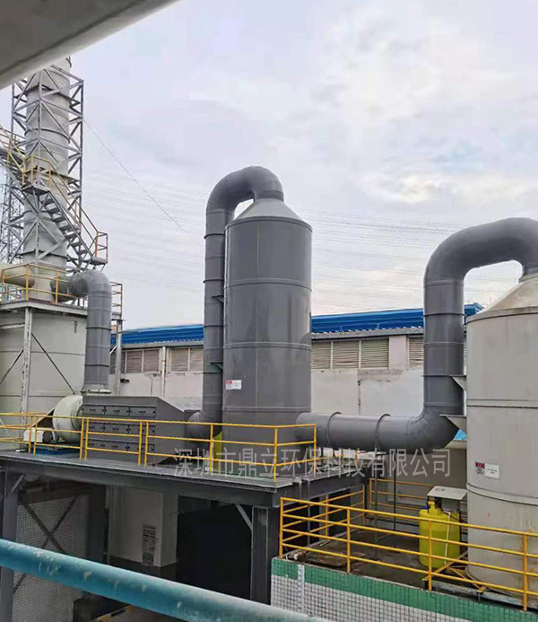 岳在厨房我解开衣服给我喝